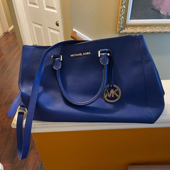 Michael Kors crossbody bag🩵 - Picture 1 of 8